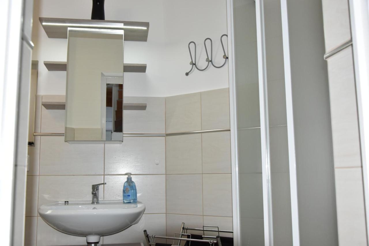 CSEVI Apartmanház Mezőkövesd Esterno foto