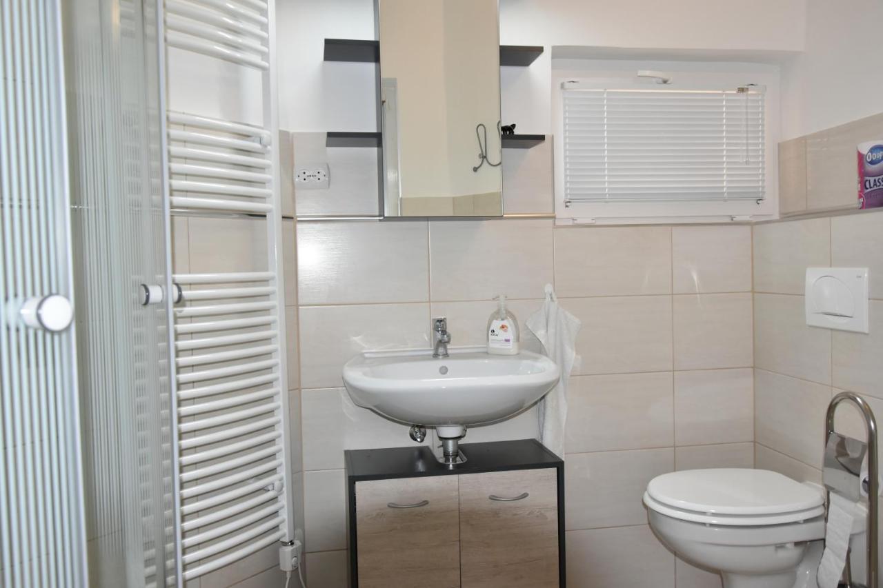CSEVI Apartmanház Mezőkövesd Esterno foto