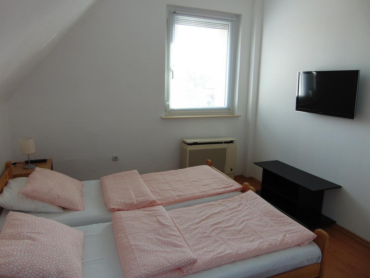 CSEVI Apartmanház Mezőkövesd Esterno foto