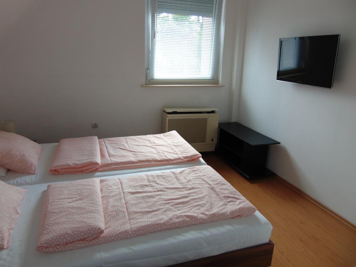 CSEVI Apartmanház Mezőkövesd Esterno foto